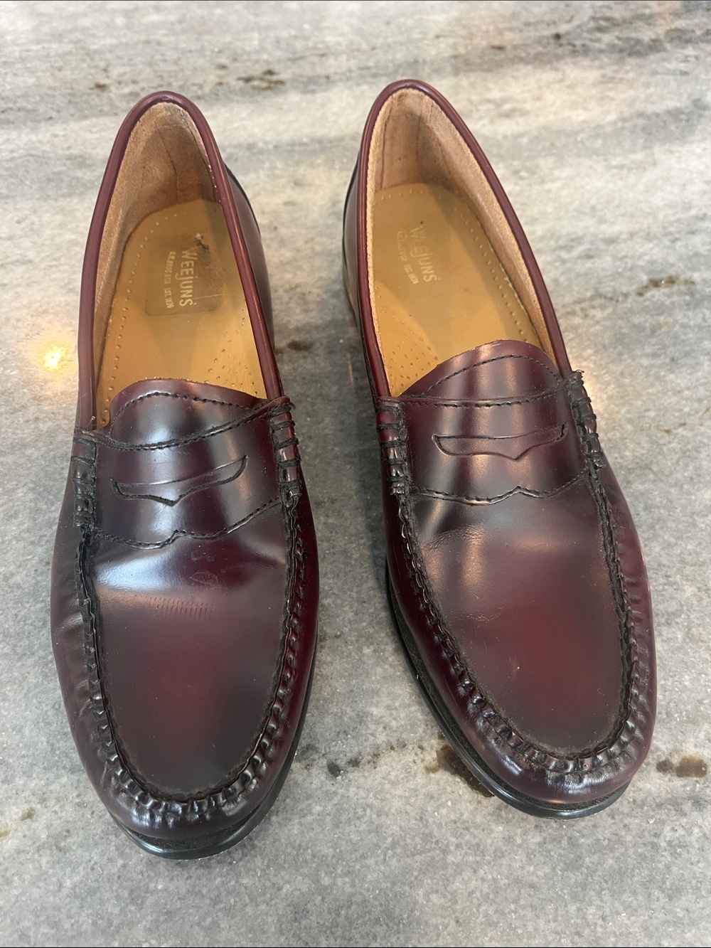 Womens Bass  Weejuns  Burgundy Penny Loafers - 9 1/2